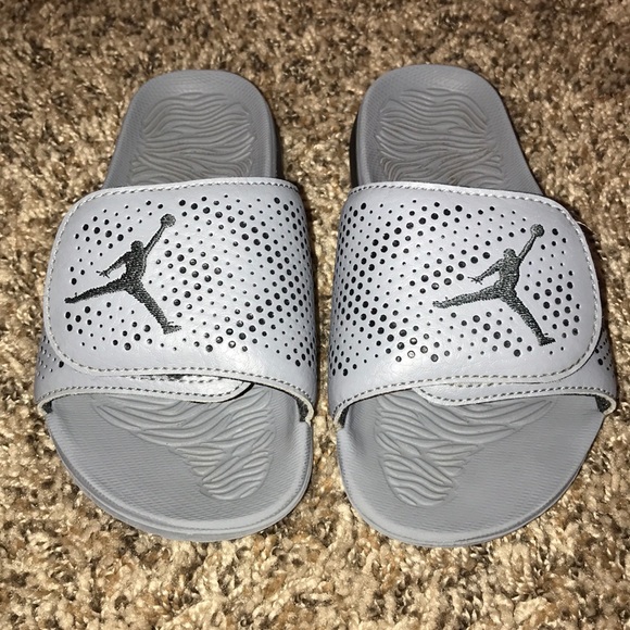 youth jordan flip flops